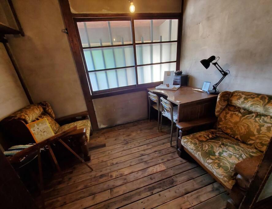 Apartment Nogataの商店街の一角にあるちいさな隠れ家　忘覚庵